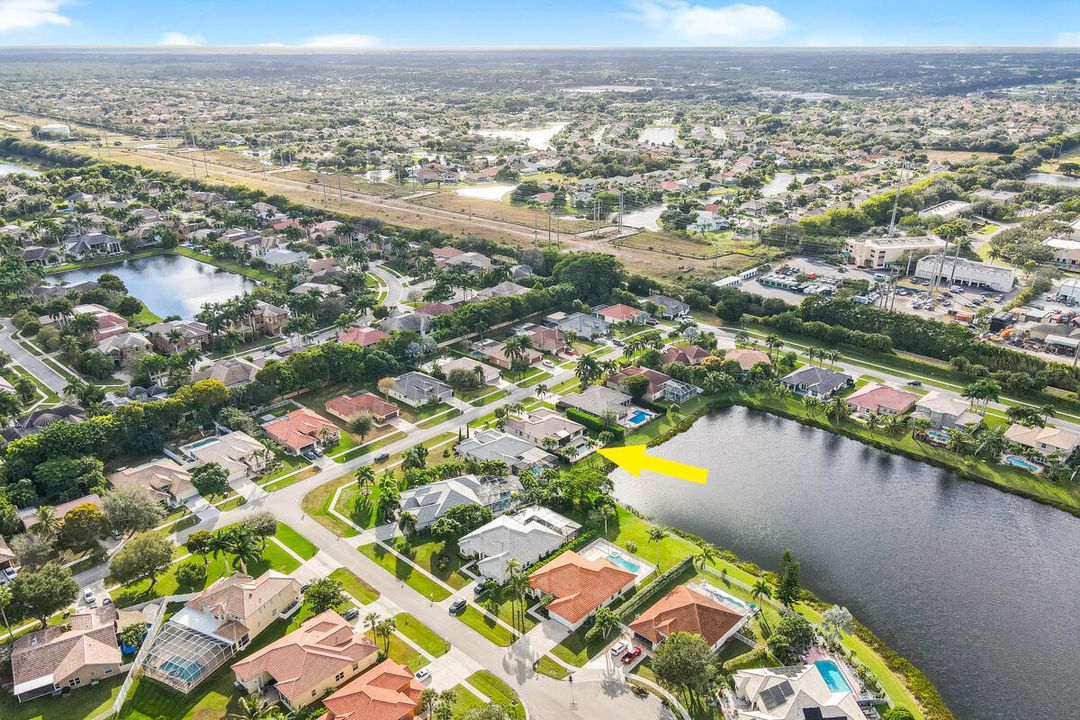 En Venta: $799,000 (3 camas, 2 baños, 2341 Pies cuadrados)