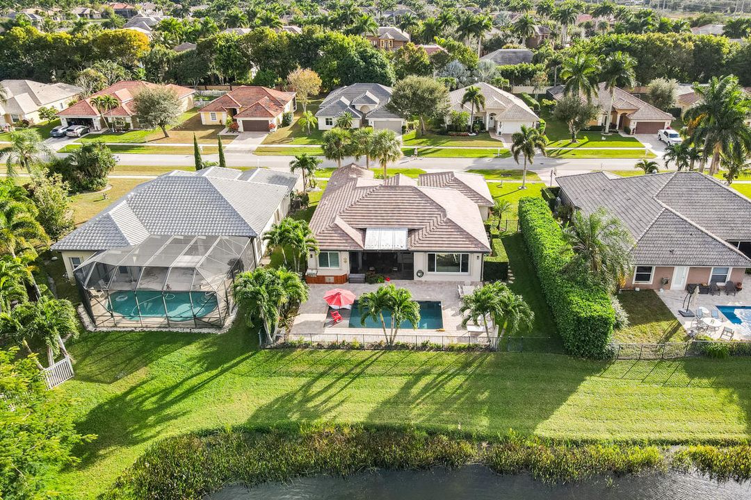 En Venta: $799,000 (3 camas, 2 baños, 2341 Pies cuadrados)