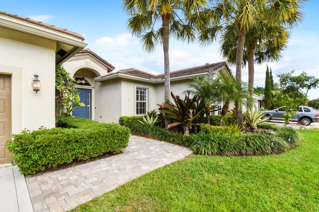 En Venta: $799,000 (3 camas, 2 baños, 2341 Pies cuadrados)