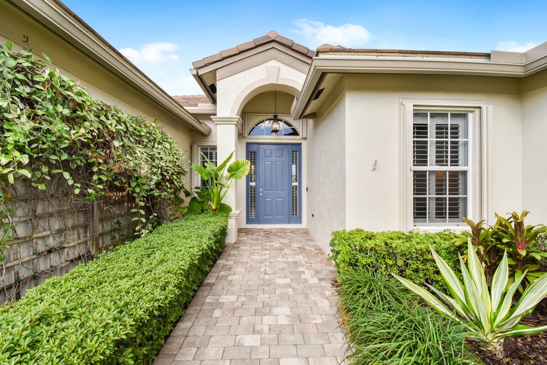 En Venta: $799,000 (3 camas, 2 baños, 2341 Pies cuadrados)