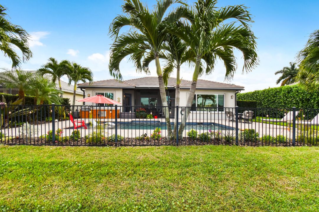 En Venta: $799,000 (3 camas, 2 baños, 2341 Pies cuadrados)