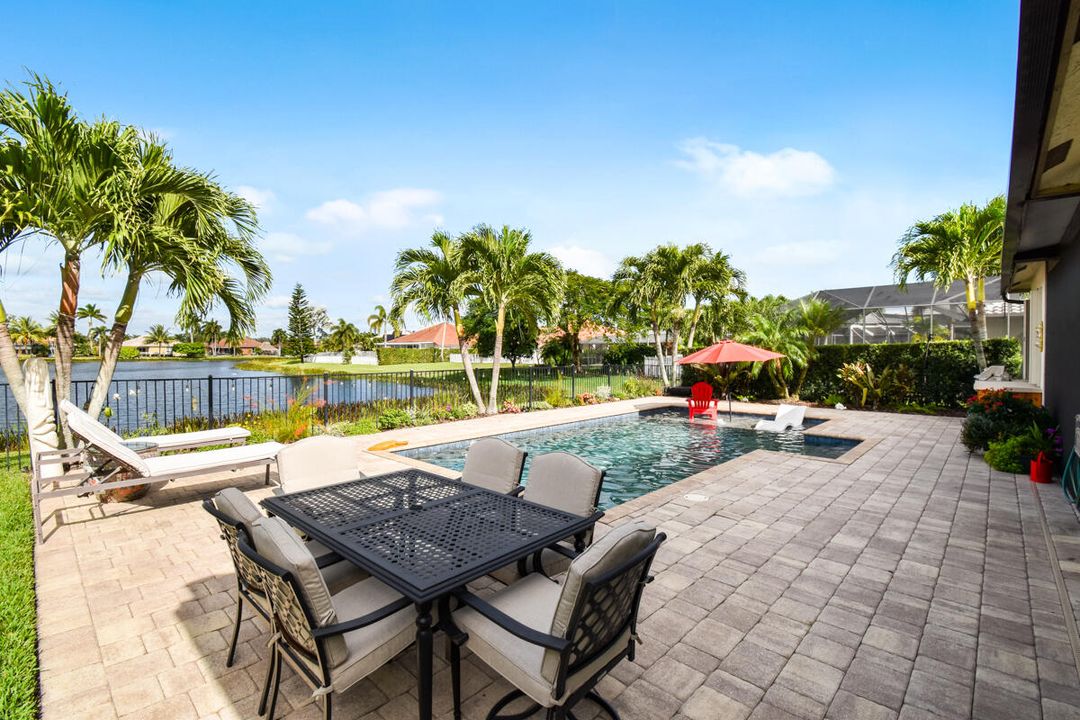 En Venta: $799,000 (3 camas, 2 baños, 2341 Pies cuadrados)