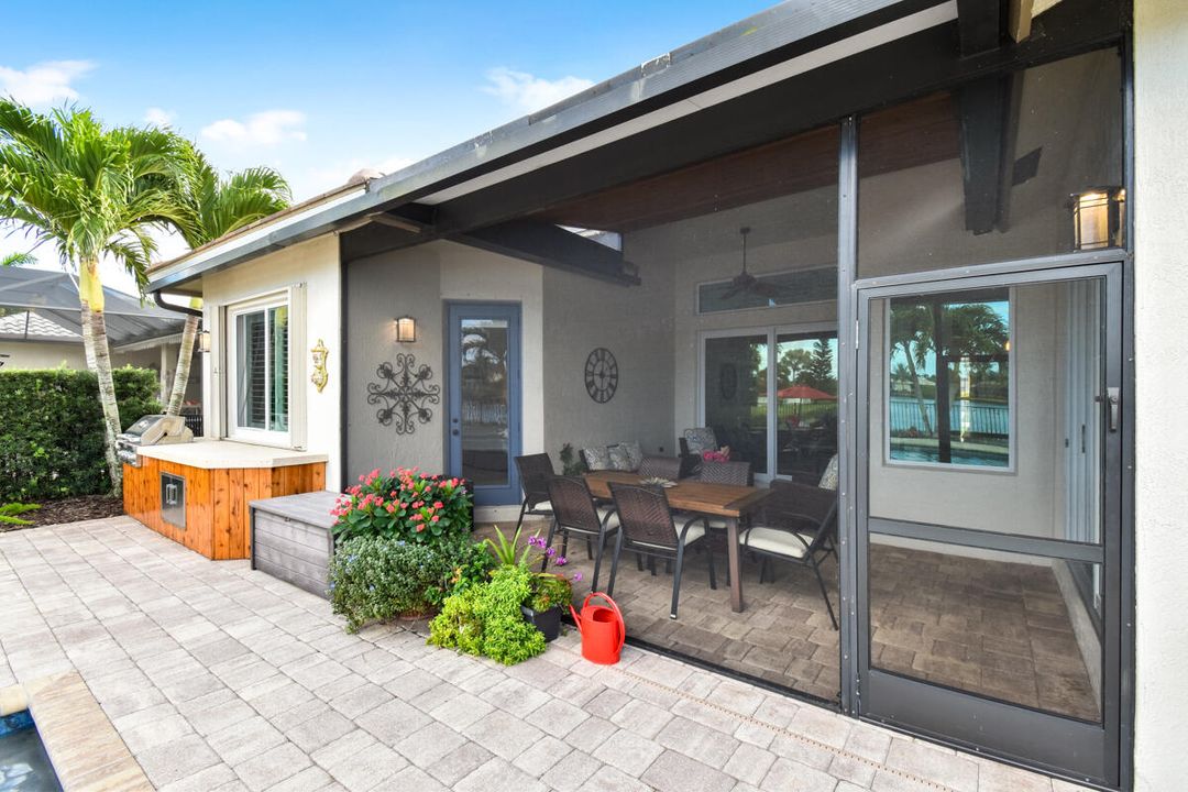 En Venta: $799,000 (3 camas, 2 baños, 2341 Pies cuadrados)