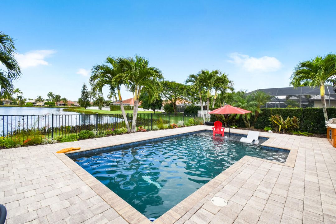 En Venta: $799,000 (3 camas, 2 baños, 2341 Pies cuadrados)