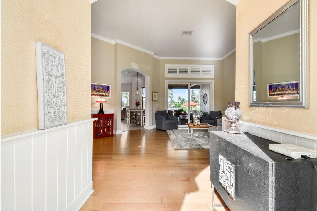 En Venta: $799,000 (3 camas, 2 baños, 2341 Pies cuadrados)