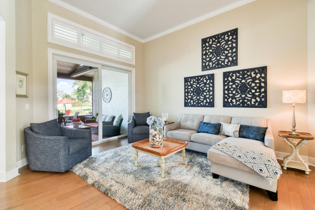 En Venta: $799,000 (3 camas, 2 baños, 2341 Pies cuadrados)