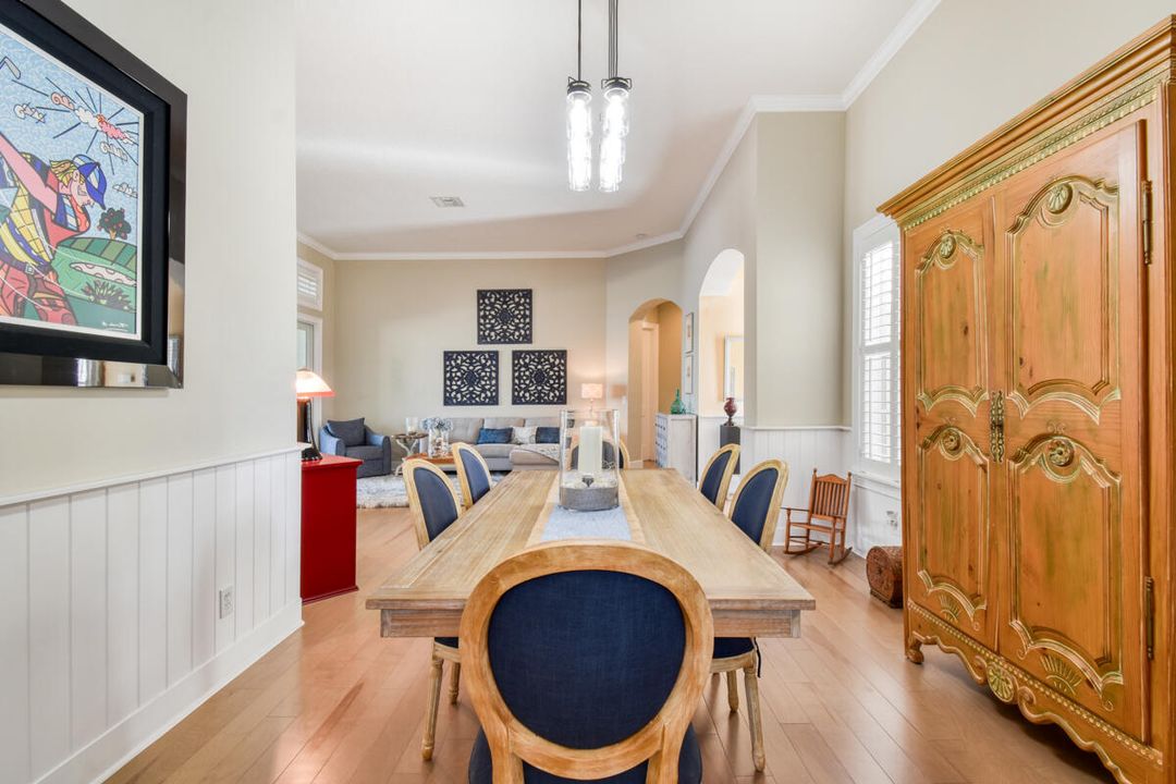 En Venta: $799,000 (3 camas, 2 baños, 2341 Pies cuadrados)