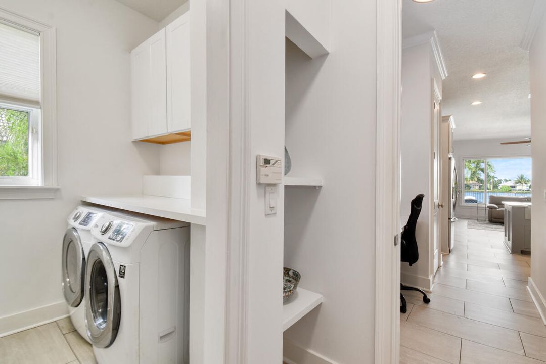 En Venta: $799,000 (3 camas, 2 baños, 2341 Pies cuadrados)