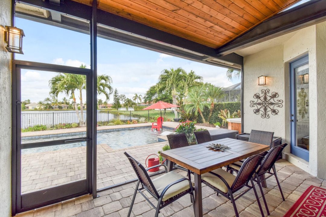 En Venta: $799,000 (3 camas, 2 baños, 2341 Pies cuadrados)