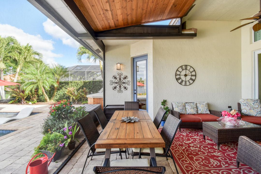 En Venta: $799,000 (3 camas, 2 baños, 2341 Pies cuadrados)