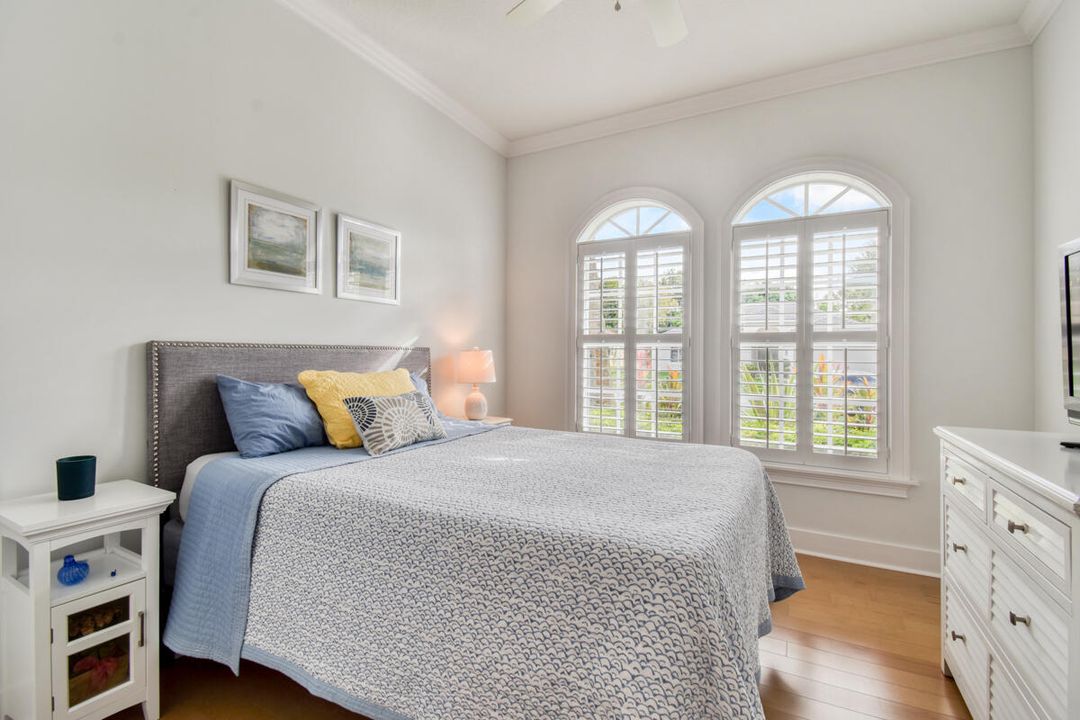 En Venta: $799,000 (3 camas, 2 baños, 2341 Pies cuadrados)