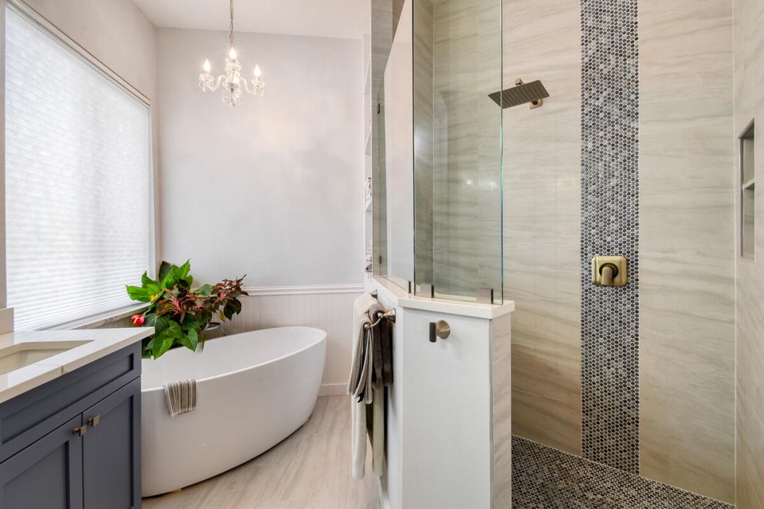 En Venta: $799,000 (3 camas, 2 baños, 2341 Pies cuadrados)