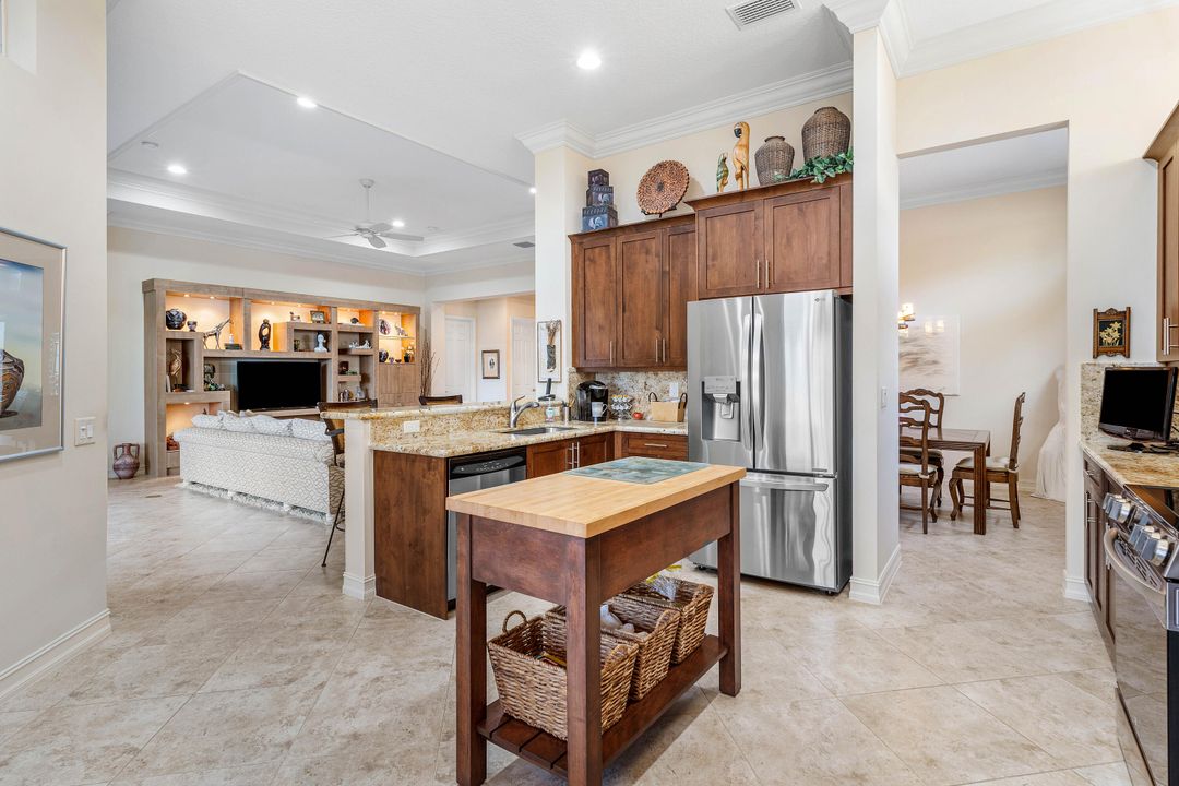 For Sale: $975,000 (4 beds, 3 baths, 2615 Square Feet)