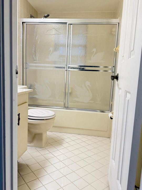 待售: $160,000 (2 贝兹, 2 浴室, 883 平方英尺)