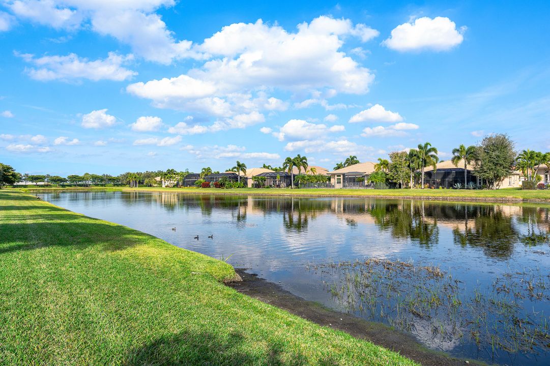 For Sale: $975,000 (4 beds, 3 baths, 2615 Square Feet)