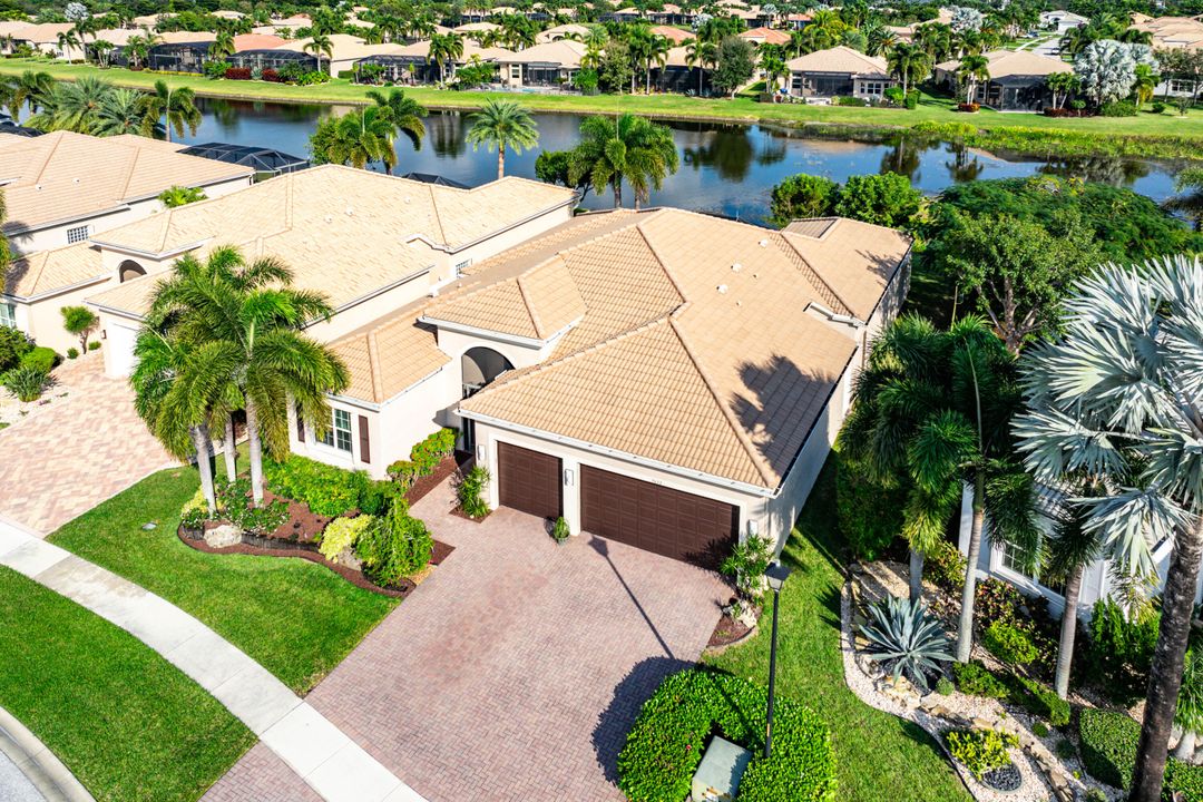 For Sale: $975,000 (4 beds, 3 baths, 2615 Square Feet)