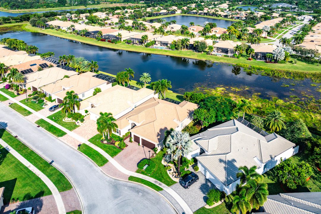 For Sale: $975,000 (4 beds, 3 baths, 2615 Square Feet)