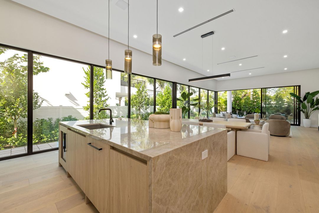 En Venta: $3,195,000 (3 camas, 3 baños, 3175 Pies cuadrados)