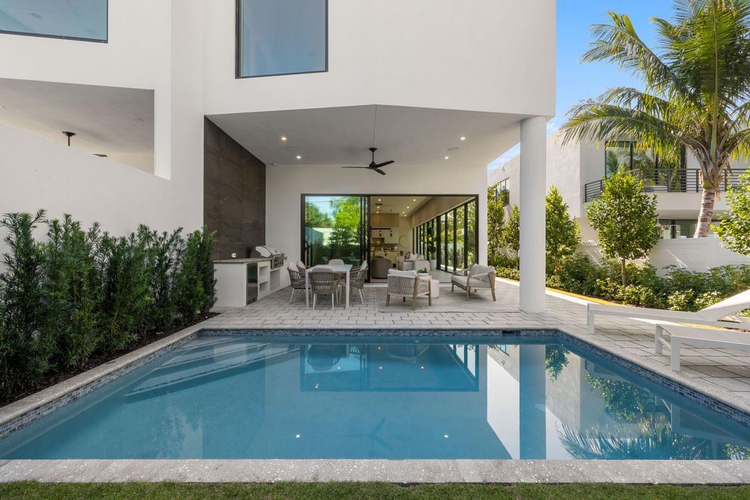 En Venta: $3,195,000 (3 camas, 3 baños, 3175 Pies cuadrados)