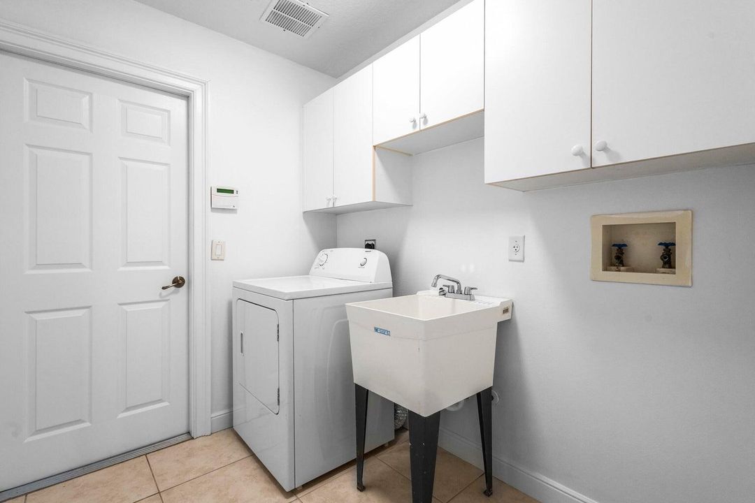 На продажу: $499,000 (3 спален, 2 ванн, 2163 Квадратных фут)