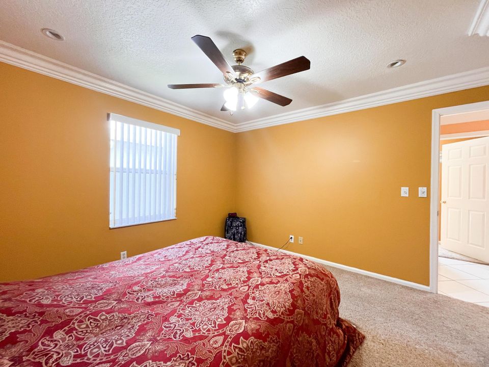 For Rent: $3,100 (3 beds, 2 baths, 1954 Square Feet)