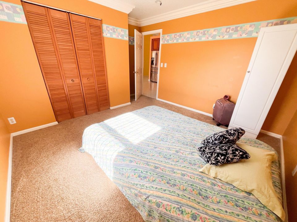 For Rent: $3,100 (3 beds, 2 baths, 1954 Square Feet)