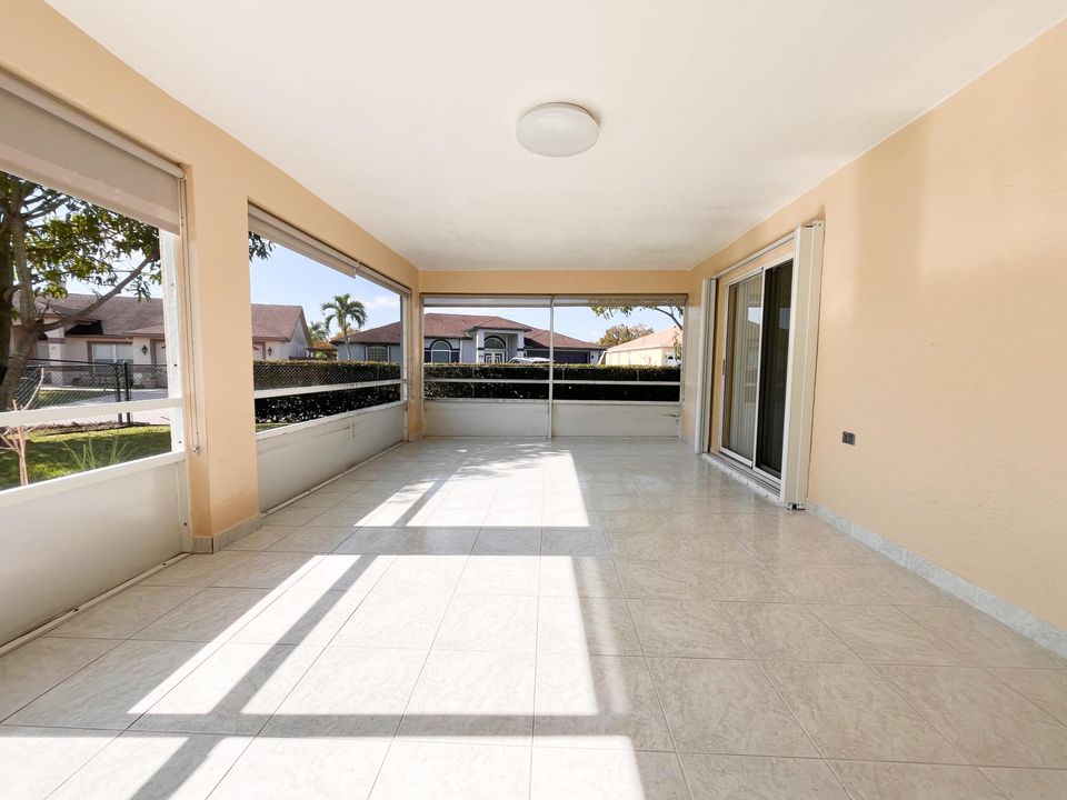 For Rent: $3,100 (3 beds, 2 baths, 1954 Square Feet)