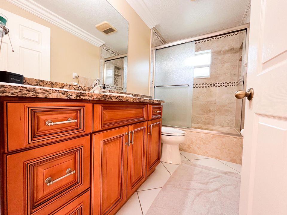 For Rent: $3,100 (3 beds, 2 baths, 1954 Square Feet)