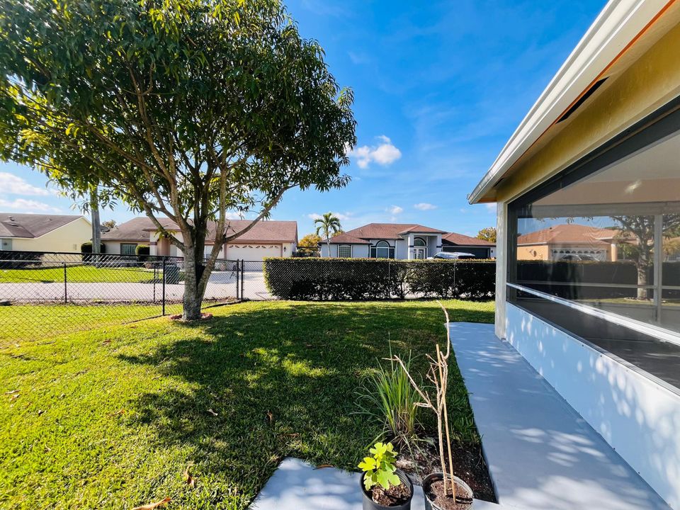 For Rent: $3,100 (3 beds, 2 baths, 1954 Square Feet)