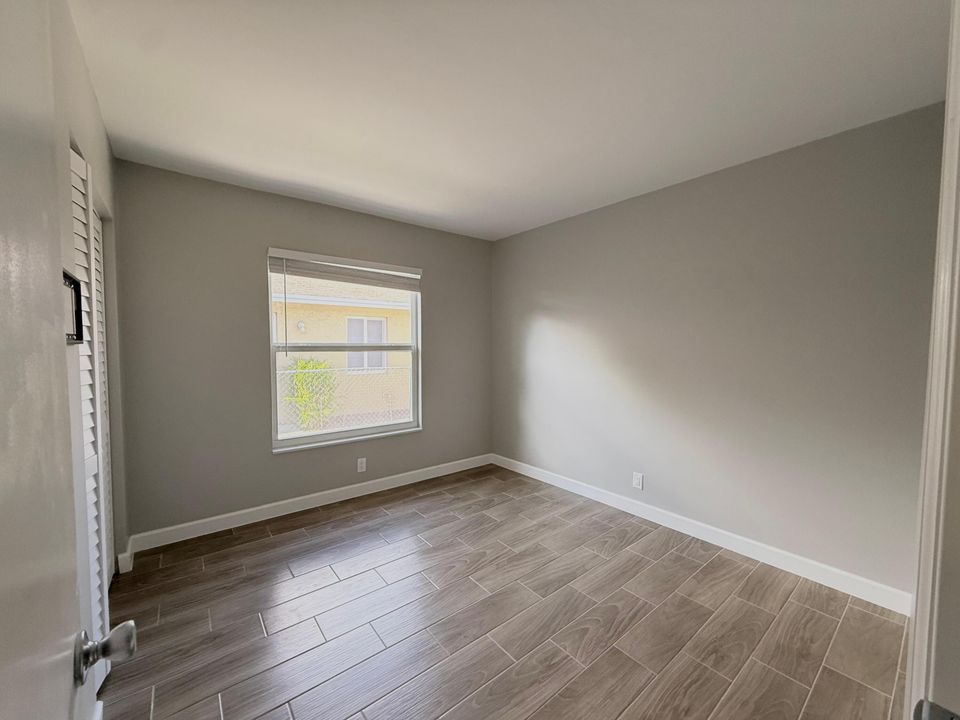 For Rent: $1,995 (3 beds, 1 baths, 900 Square Feet)