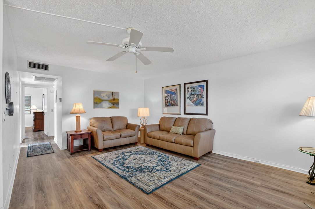 En Venta: $119,500 (2 camas, 1 baños, 880 Pies cuadrados)