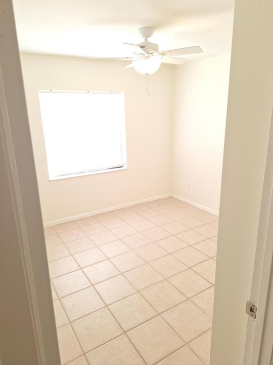 En Venta: $305,000 (3 camas, 2 baños, 1170 Pies cuadrados)