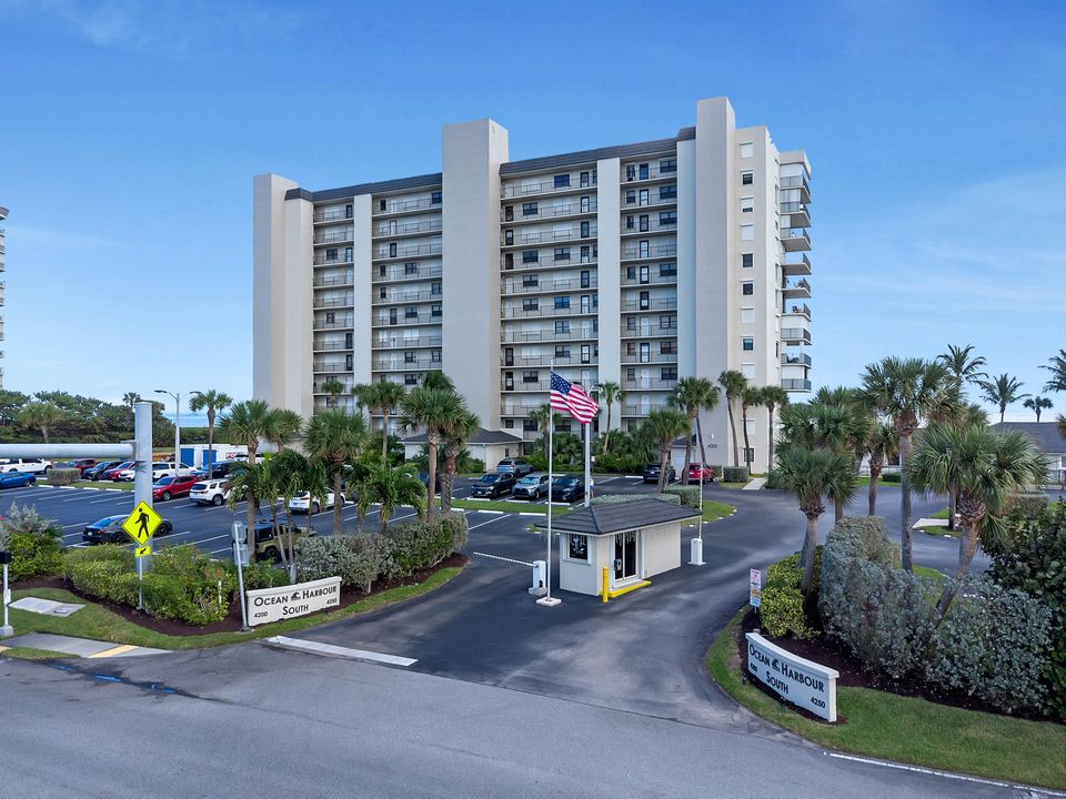 На продажу: $350,000 (2 спален, 2 ванн, 1053 Квадратных фут)