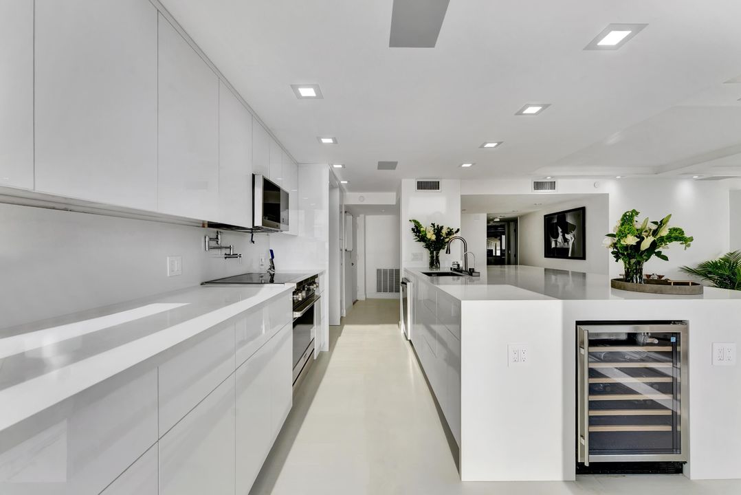 待售: $1,995,000 (2 贝兹, 2 浴室, 1740 平方英尺)