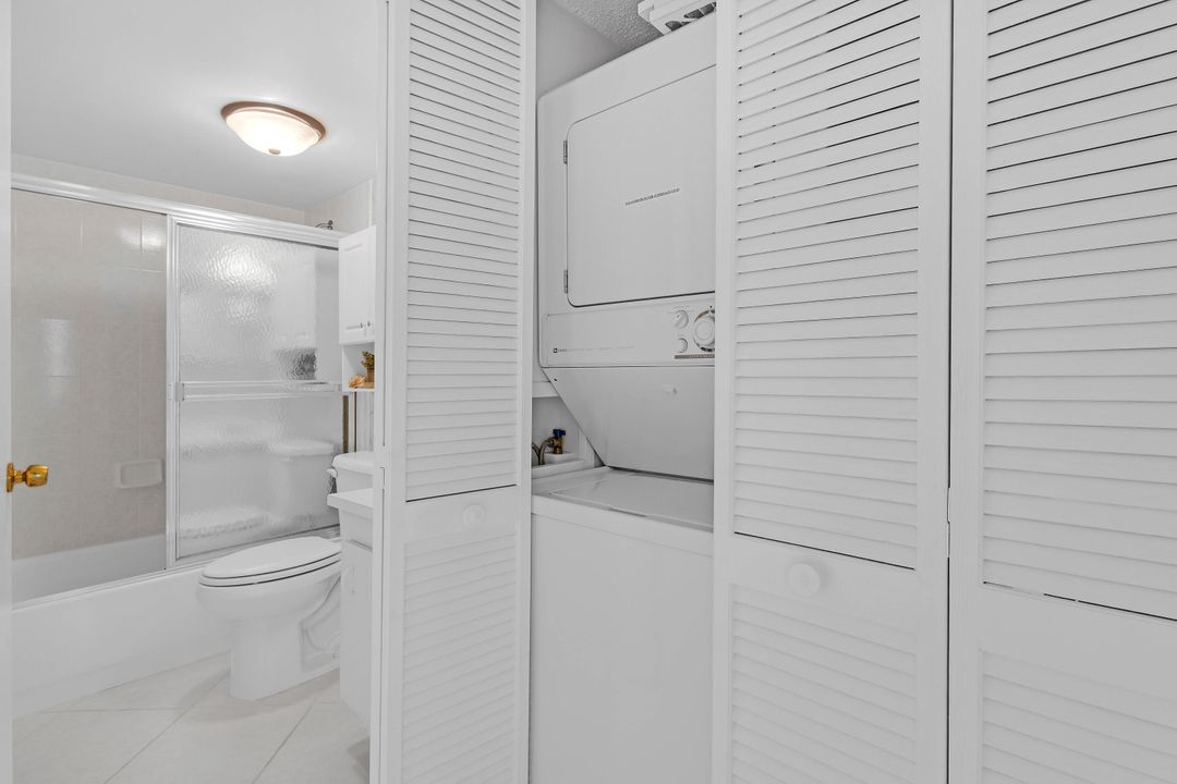 На продажу: $350,000 (2 спален, 2 ванн, 1053 Квадратных фут)