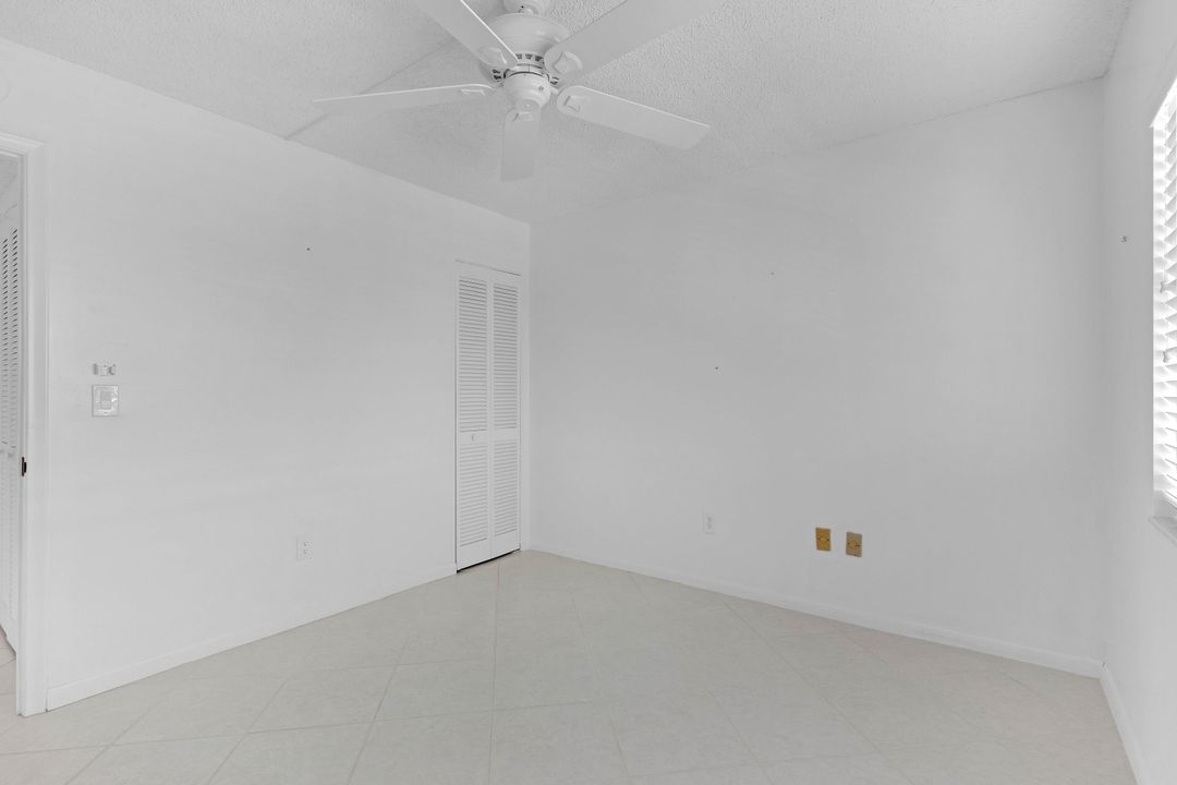 На продажу: $350,000 (2 спален, 2 ванн, 1053 Квадратных фут)