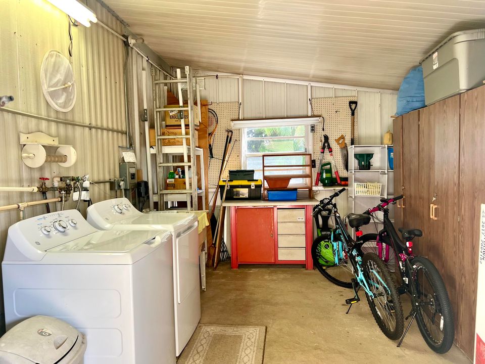 На продажу: $245,000 (2 спален, 2 ванн, 1152 Квадратных фут)