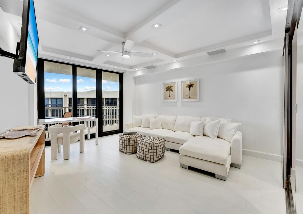 待售: $1,995,000 (2 贝兹, 2 浴室, 1740 平方英尺)