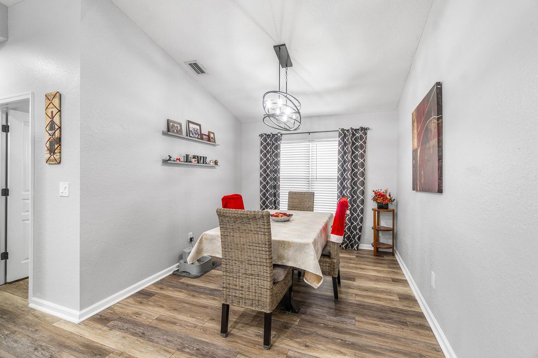 En Venta: $449,900 (3 camas, 2 baños, 1248 Pies cuadrados)