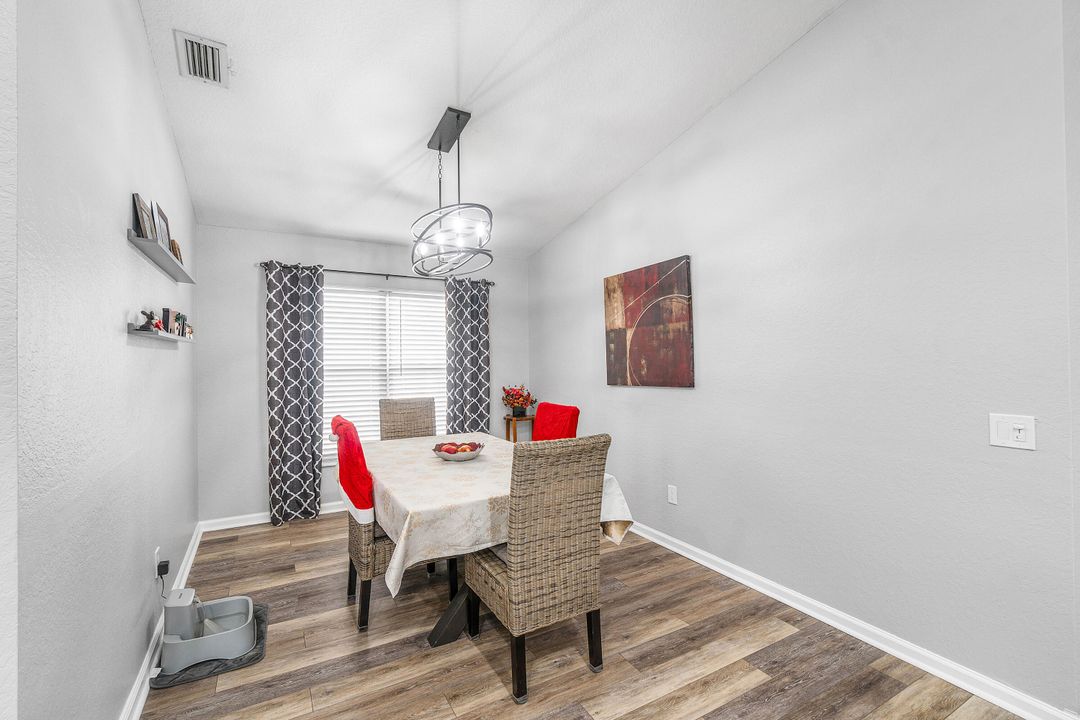 En Venta: $449,900 (3 camas, 2 baños, 1248 Pies cuadrados)