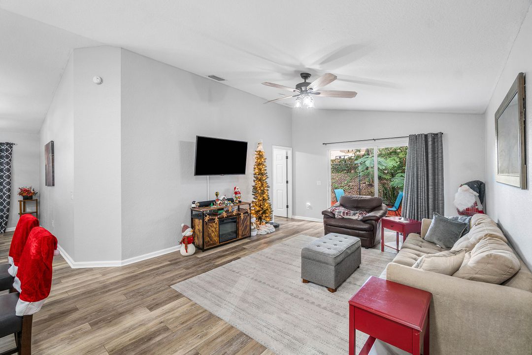 En Venta: $449,900 (3 camas, 2 baños, 1248 Pies cuadrados)