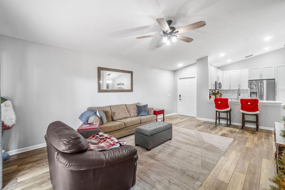 En Venta: $449,900 (3 camas, 2 baños, 1248 Pies cuadrados)