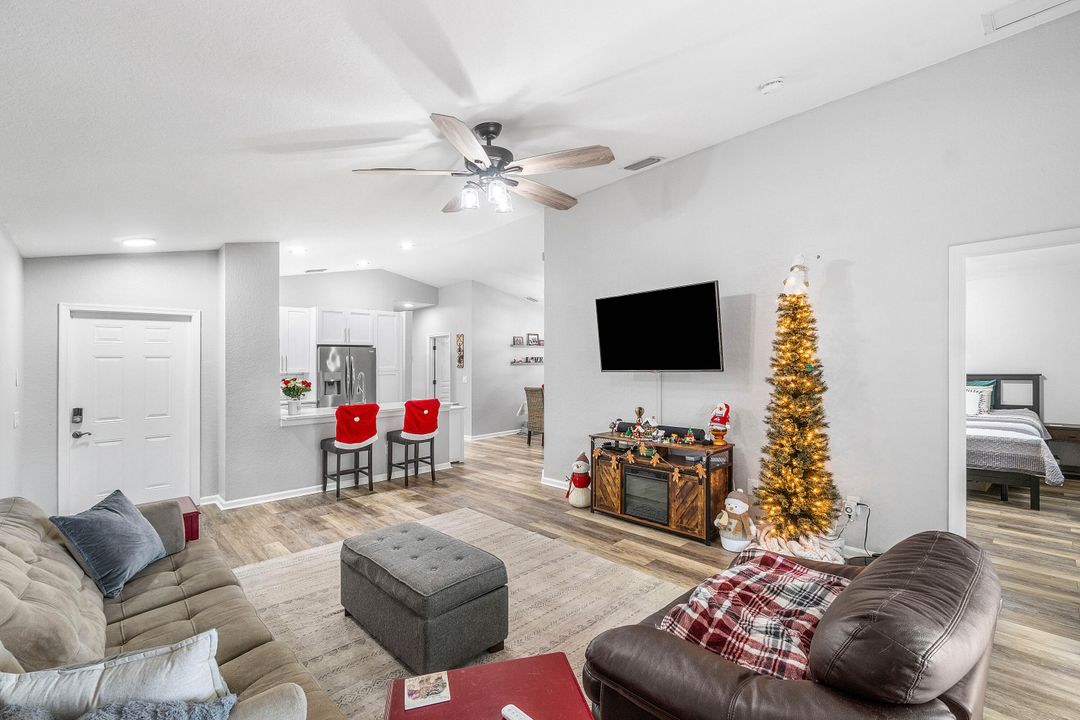 En Venta: $449,900 (3 camas, 2 baños, 1248 Pies cuadrados)