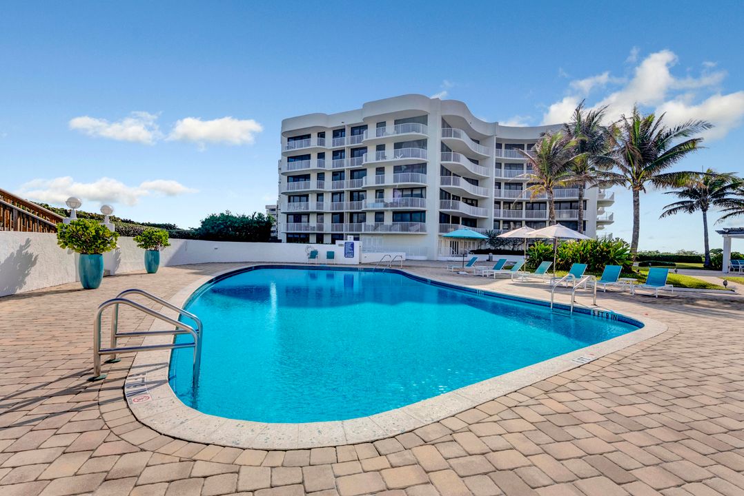 待售: $1,995,000 (2 贝兹, 2 浴室, 1740 平方英尺)