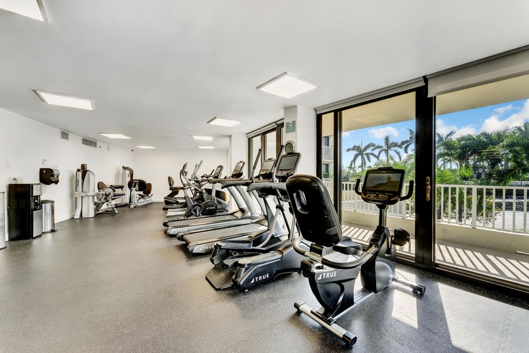 待售: $1,995,000 (2 贝兹, 2 浴室, 1740 平方英尺)