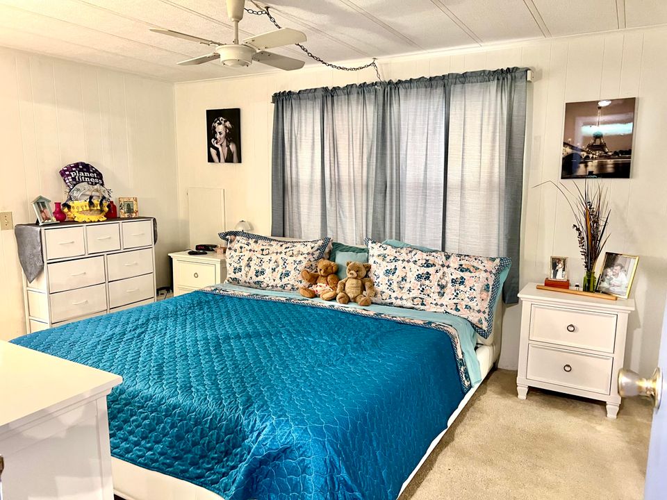 На продажу: $245,000 (2 спален, 2 ванн, 1152 Квадратных фут)