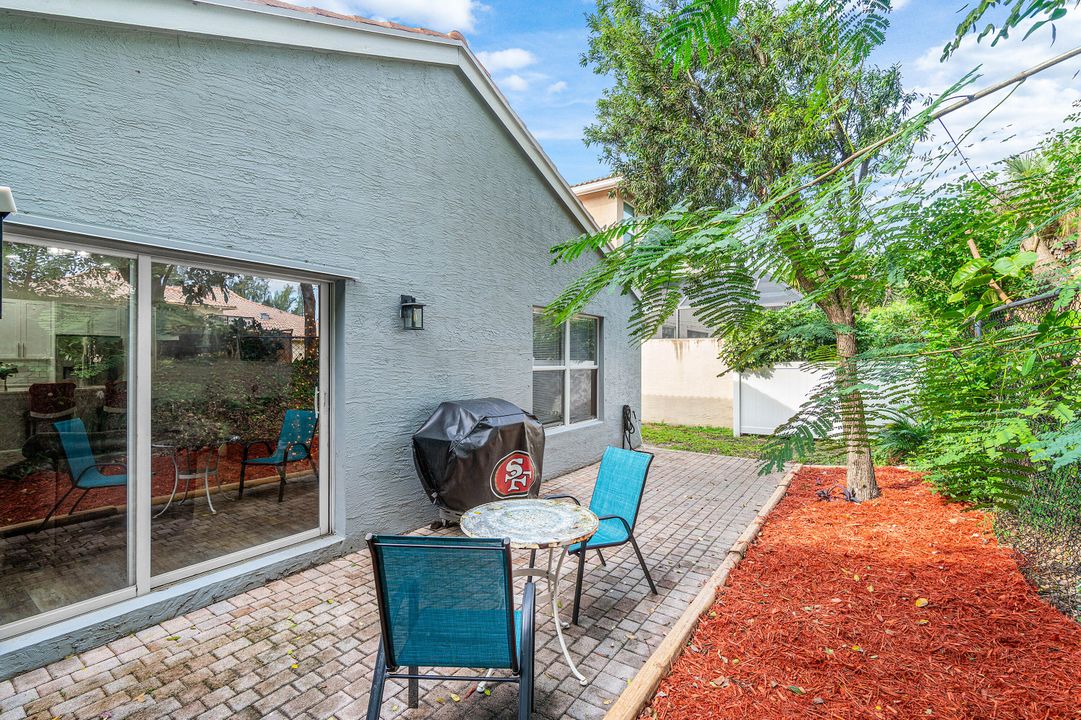 En Venta: $449,900 (3 camas, 2 baños, 1248 Pies cuadrados)