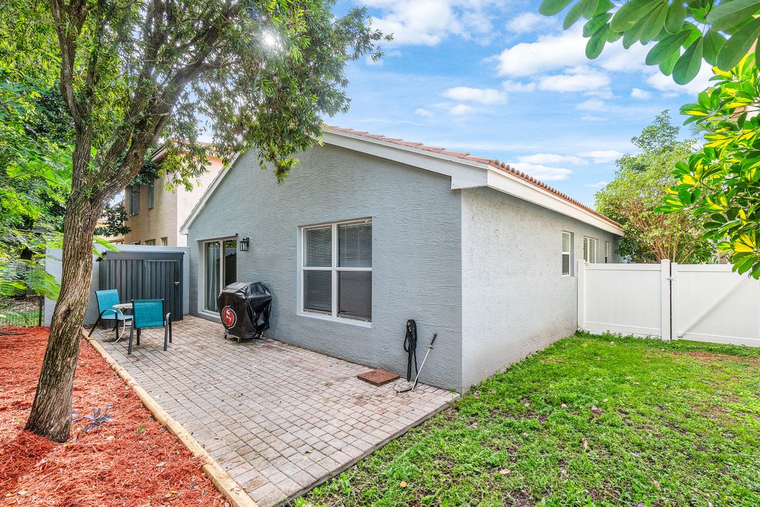 En Venta: $449,900 (3 camas, 2 baños, 1248 Pies cuadrados)