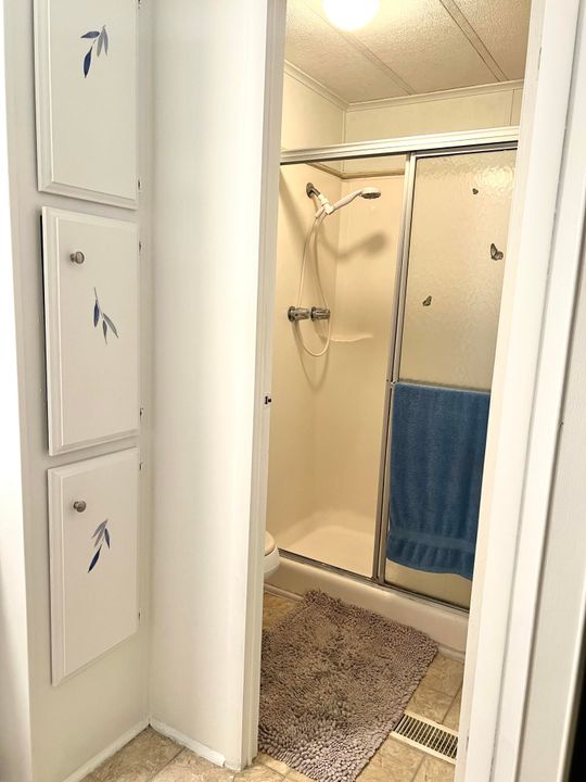 На продажу: $245,000 (2 спален, 2 ванн, 1152 Квадратных фут)