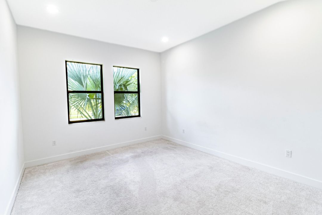 For Sale: $1,825,000 (5 beds, 7 baths, 4605 Square Feet)